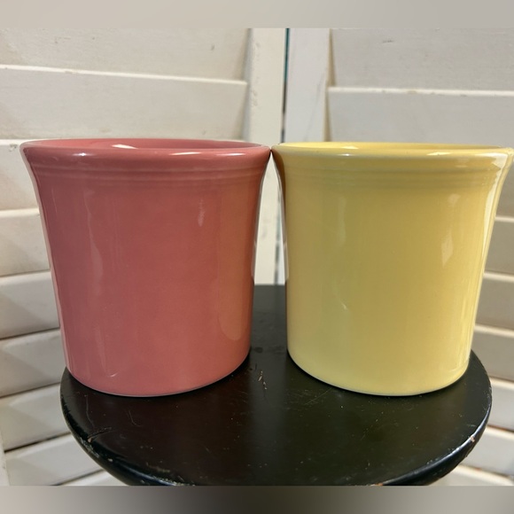 Fiesta USA 2 mugs Fiestaware marked on bottom - pink and soft yellow - Picture 4 of 15